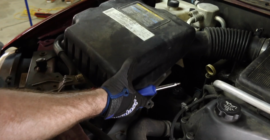 How To Change Shocks And Struts For '02 - '09 Chevy Trailblazer - Autozone