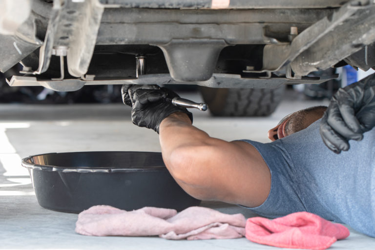 Which Tools Do I Need to Change My Oil? - AutoZone