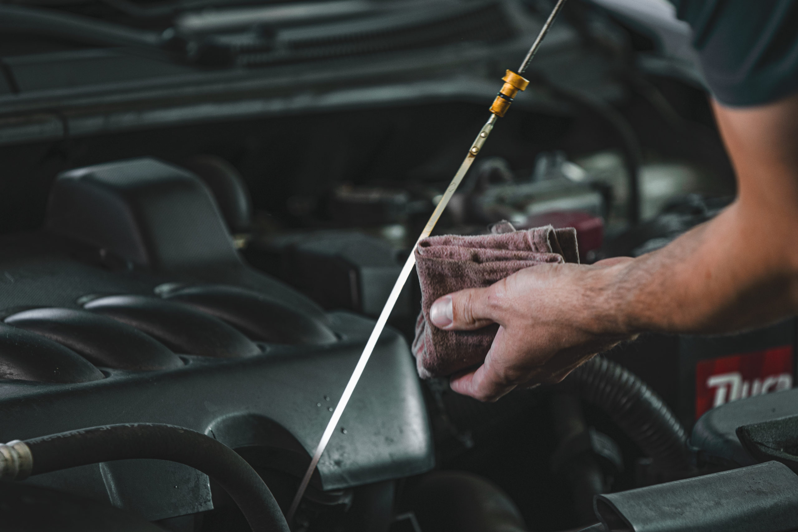 How to Read Engine Oil Dipstick Level
