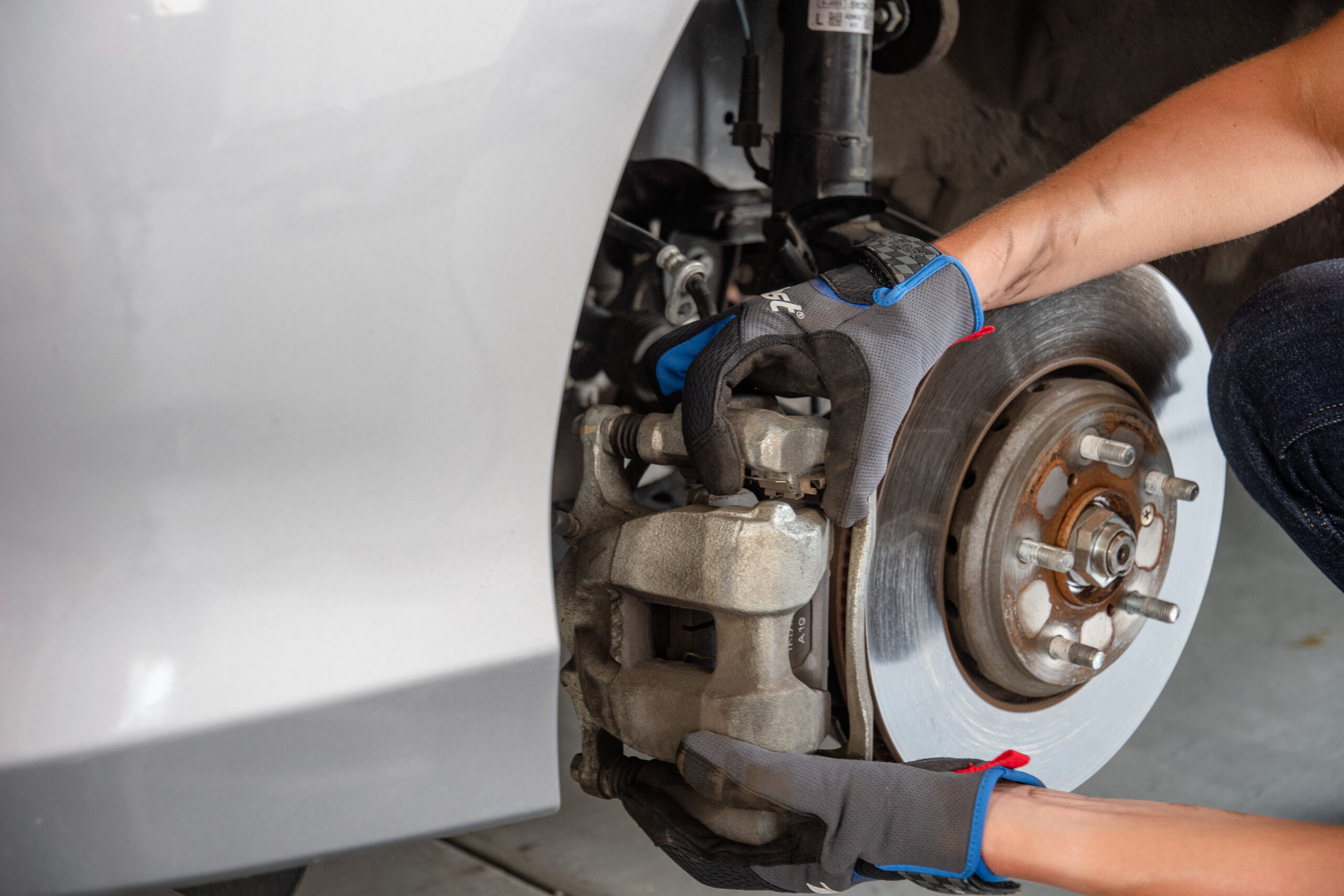 What Are Brake Calipers? - AutoZone